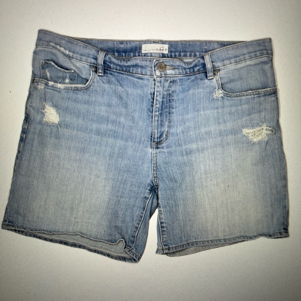 Ann Taylor LOFT distressed denim shorts size 12